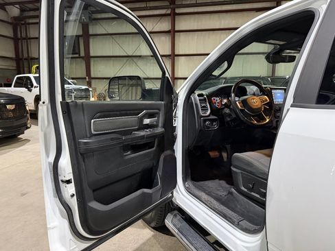 Used 2021 RAM 2500 Big Horn w/ Level 1 Equipment Group AWD/4WD image 11