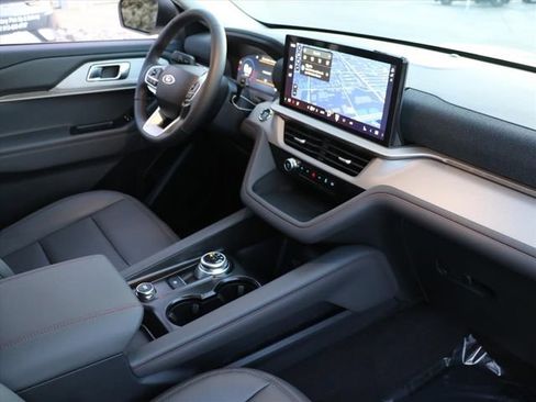 New 2026 Ford Explorer Active w/ Active Comfort Package AWD/4WD image 10