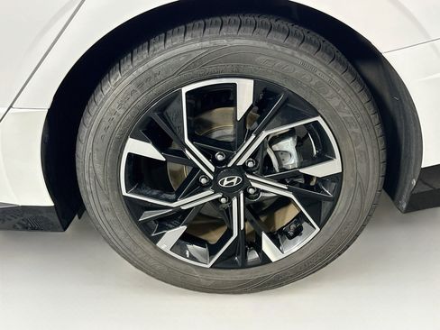 Used 2025 Hyundai Sonata SEL FWD image 11