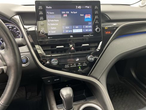 Used 2021 Toyota Camry XLE w/ Navigation Package AWD/4WD image 18