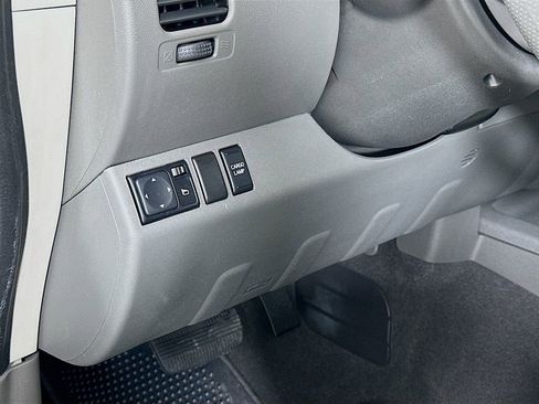 Used 2020 Nissan Frontier SV w/ Midnight Edition Floor Mats image 10