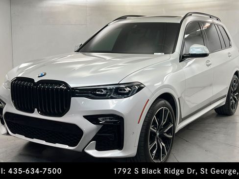 Used 2022 BMW X7 xDrive40i w/ M Sport Package AWD/4WD image 1