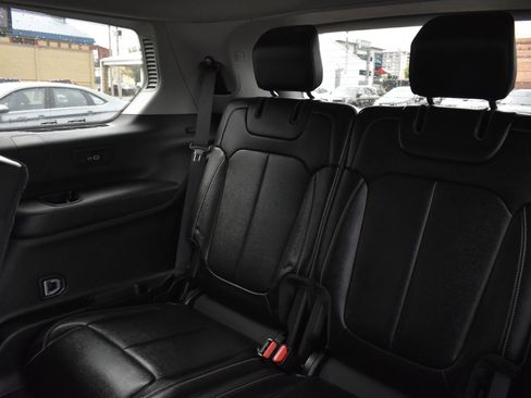 Used 2023 Jeep Grand Cherokee L Limited AWD/4WD image 18