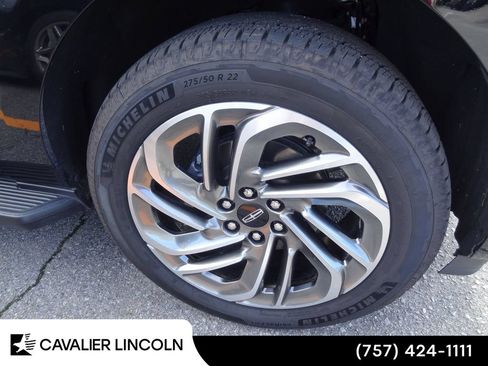 Used 2026 Lincoln Navigator L Premier AWD/4WD image 13