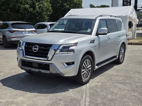 Used 2021 Nissan Armada SV w/ SV Appearance Package RWD image 2