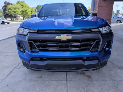 Used 2023 Chevrolet Colorado LT w/ LT Convenience Package II AWD/4WD image 10