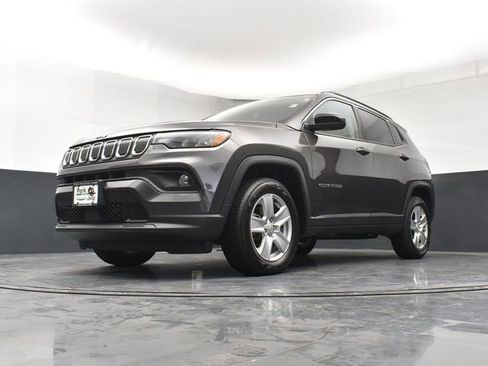 Used 2022 Jeep Compass Latitude w/ Convenience Group AWD/4WD image 24