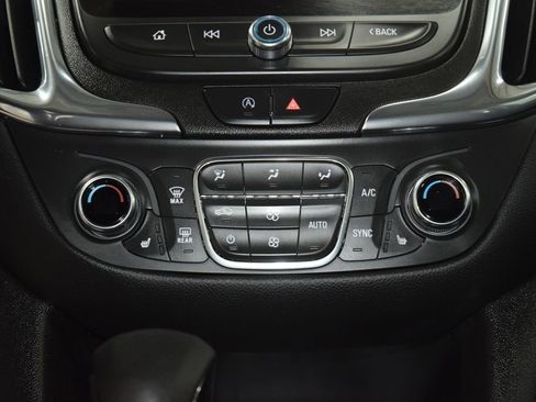 Used 2022 Chevrolet Equinox LT FWD image 32
