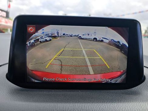 Used 2018 MAZDA MAZDA3 Touring image 11