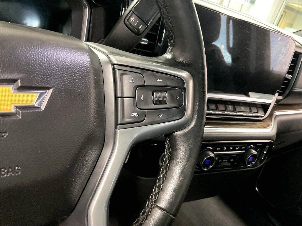 Used 2024 Chevrolet Silverado 1500 LT AWD/4WD image 23
