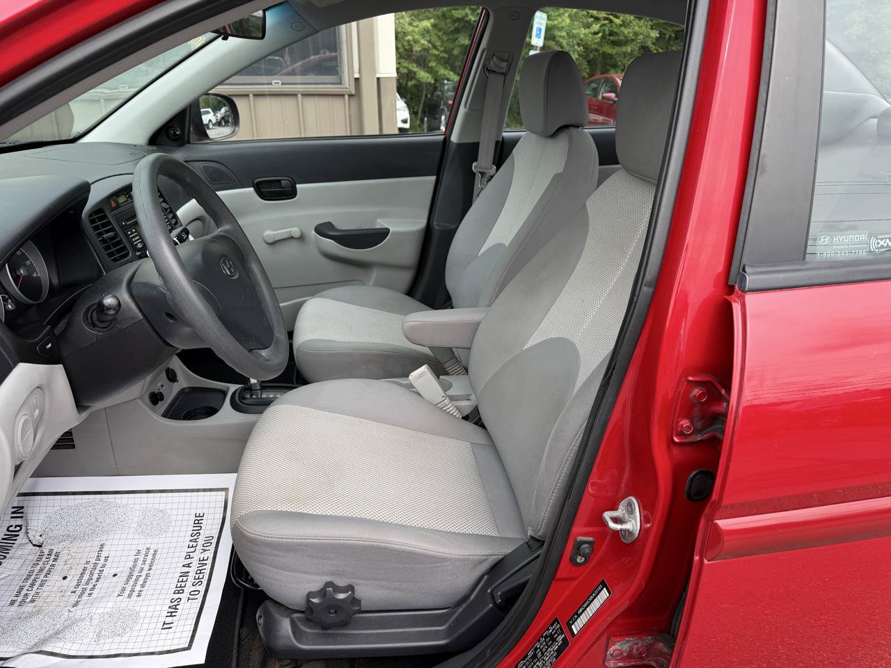 Used 2011 Hyundai Accent GLS FWD image 11