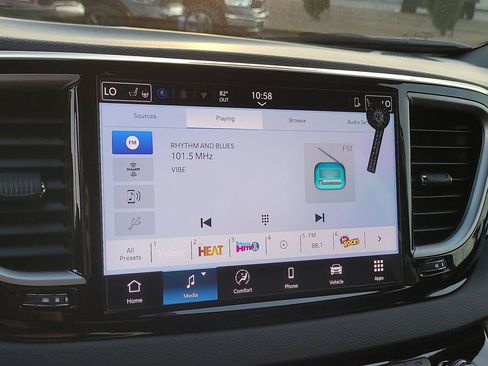 New 2026 Chrysler Voyager LX FWD image 25