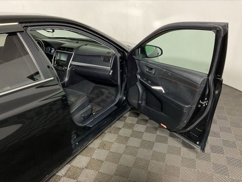 Used 2015 Toyota Camry XSE w/ Moonroof Package image 31