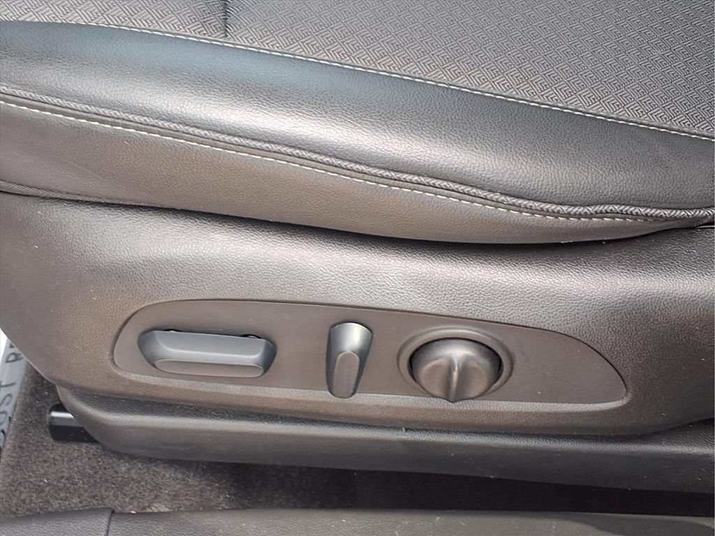 Certified 2023 Buick Encore GX Select w/ Sport Touring Package FWD image 15