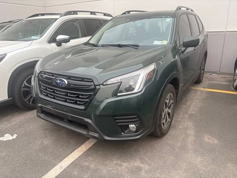 Used 2022 Subaru Forester Premium AWD/4WD image 1