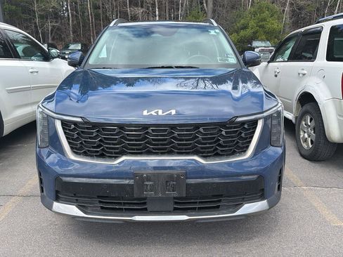 Used 2024 Kia Sorento S w/ Panoramic Sunroof Package image 2