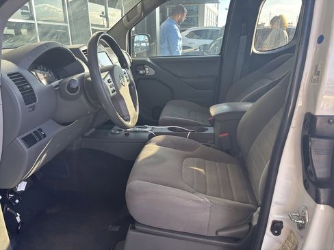 Used 2021 Nissan Frontier S image 8