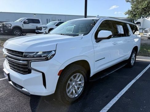 Used 2024 Chevrolet Suburban LT AWD/4WD image 9