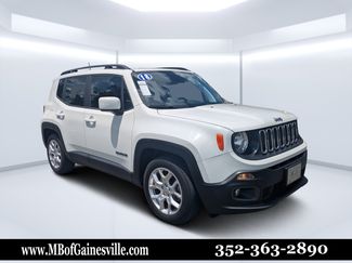 Used 2018 Jeep Renegade Latitude FWD video 1