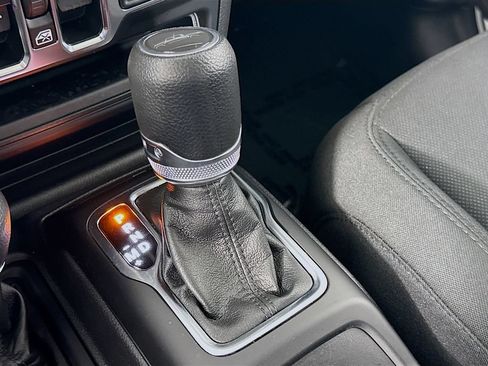 Used 2022 Jeep Gladiator Sport AWD/4WD image 20
