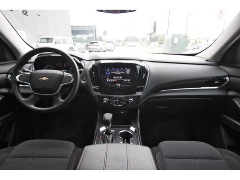 Used 2021 Chevrolet Traverse LS FWD image 12