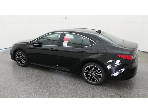 New 2026 Toyota Camry XLE image 4