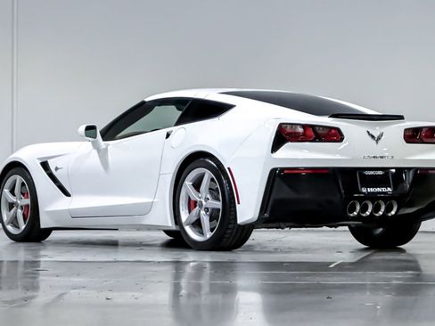 Used 2015 Chevrolet Corvette Stingray Coupe w/ 3LT Preferred Equipment Group RWD image 2