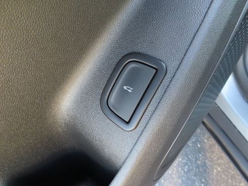 Used 2024 Chevrolet Traverse LS image 14