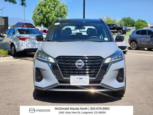 Used 2023 Nissan Kicks SR w/ SR Premium Package FWD image 5