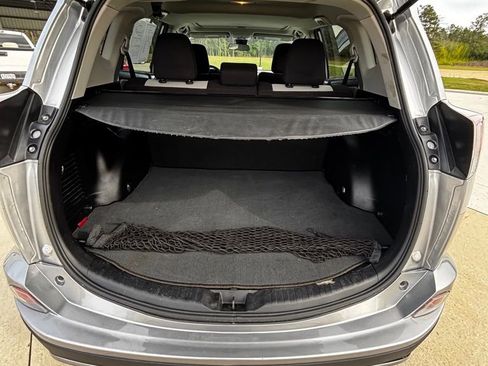 Used 2017 Toyota RAV4 XLE image 18