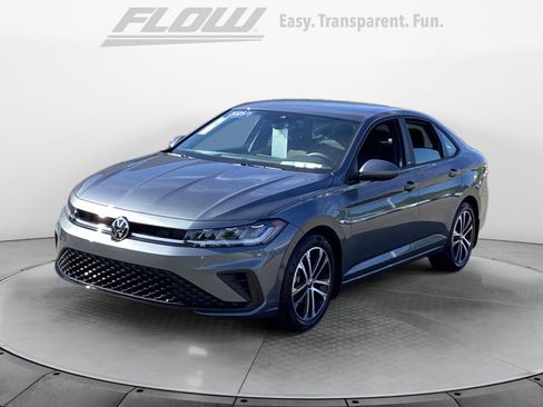 Used 2026 Volkswagen Jetta Sport FWD image 3