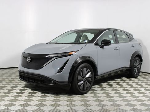 Used 2024 Nissan Ariya FWD image 3