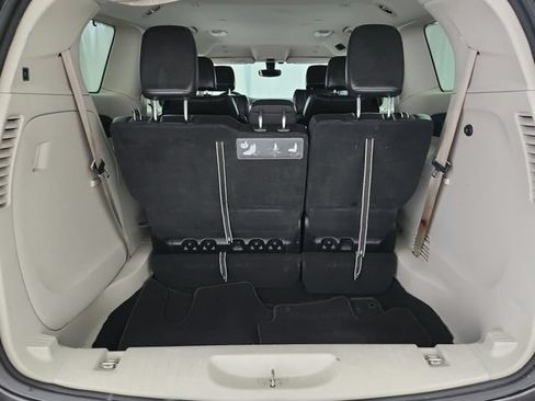 Used 2019 Chrysler Pacifica Touring-L FWD image 32