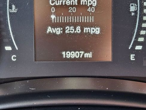 Used 2023 Jeep Renegade Latitude image 31