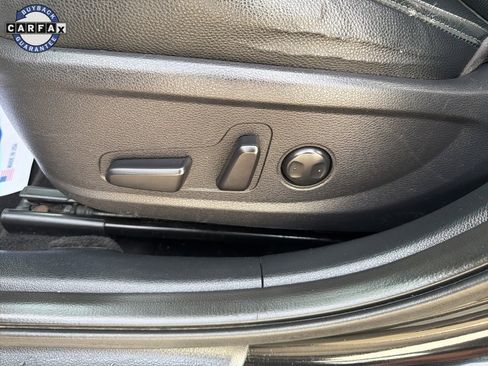 Used 2017 Kia Cadenza Premium w/ Luxury Package image 23