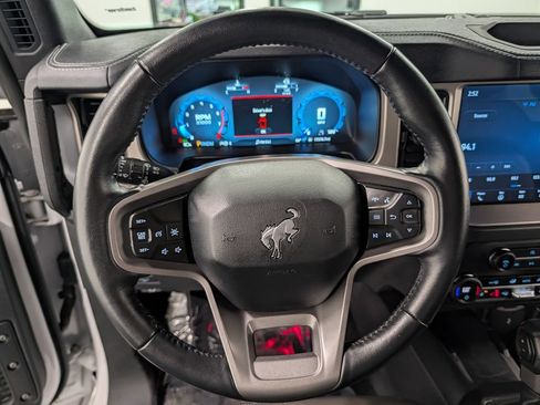 Used 2025 Ford Bronco Outer Banks AWD/4WD image 23