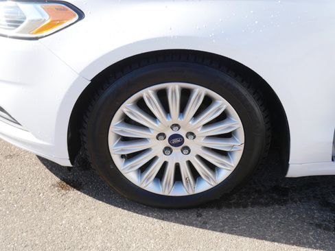 Used 2016 Ford Fusion SE image 15