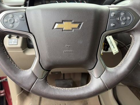 Used 2016 Chevrolet Suburban LT image 6