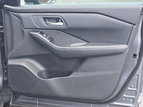 Used 2025 Nissan Rogue SV FWD image 6