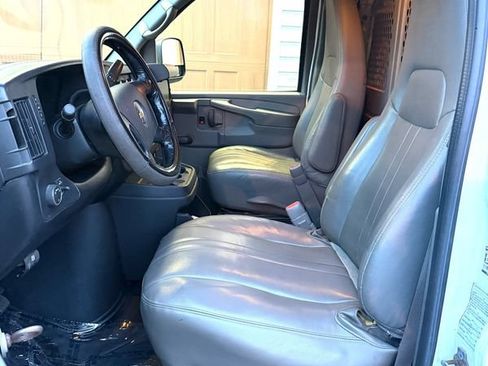 Used 2013 Chevrolet Express 2500 RWD image 9