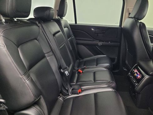 Used 2021 Lincoln Aviator 2WD w/ Elements Package image 19