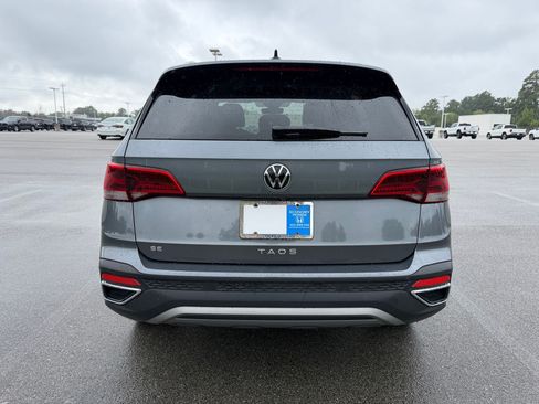 Used 2023 Volkswagen Taos SE w/ Panoramic Sunroof Package FWD image 10