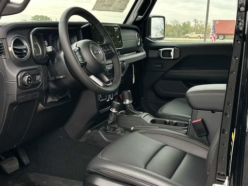 New 2026 Jeep Gladiator Sport image 18