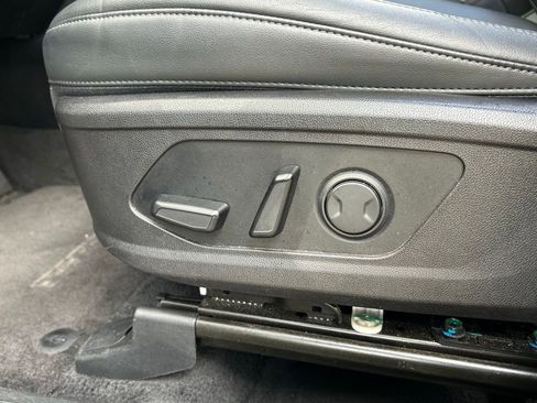 Used 2023 Kia Sorento SX image 17