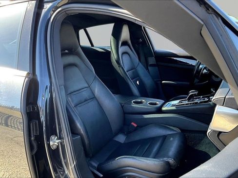 Used 2018 Porsche Panamera 4 AWD/4WD image 31