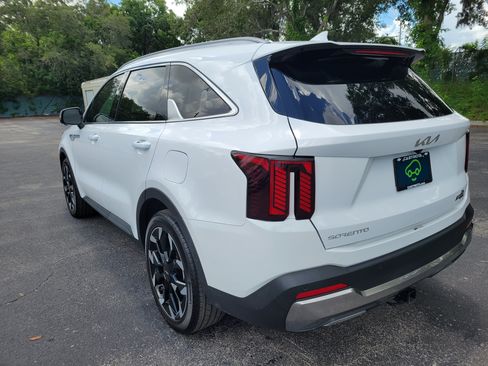 Used 2024 Kia Sorento SX FWD image 8