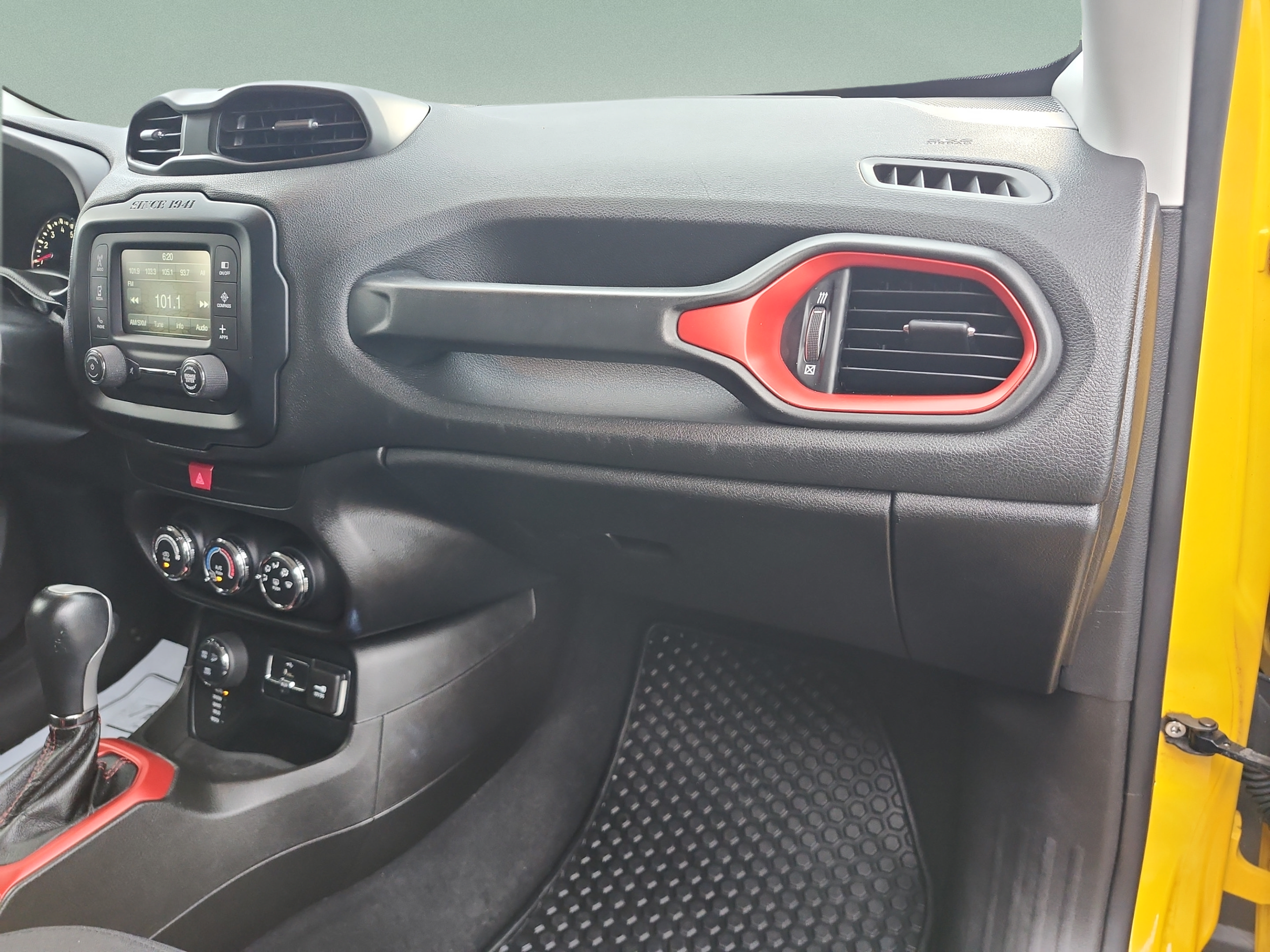 Used 2017 Jeep Renegade Trailhawk AWD/4WD image 20