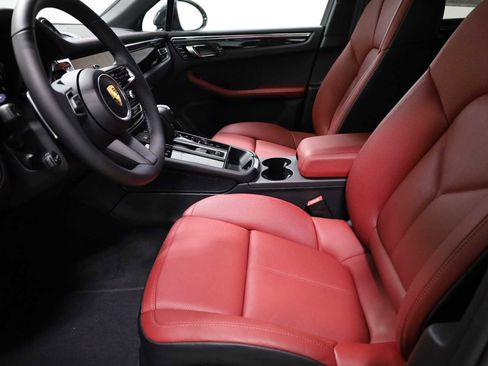 New 2026 Porsche Macan AWD/4WD image 5