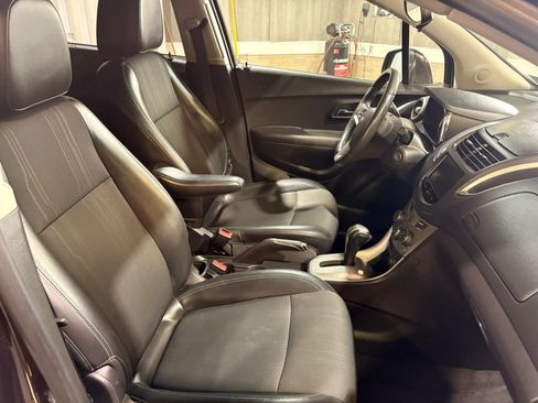 Used 2015 Chevrolet Trax LT w/ LT Plus Package AWD/4WD image 19