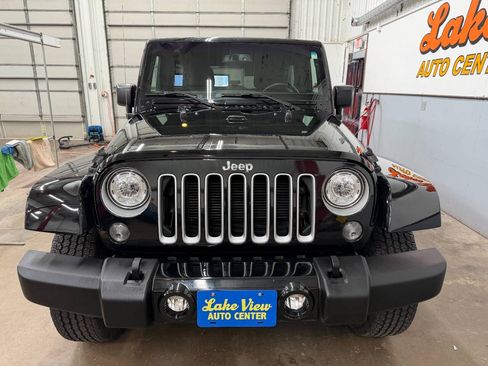 Used 2017 Jeep Wrangler Unlimited Sahara w/ Max Tow Package AWD/4WD image 2